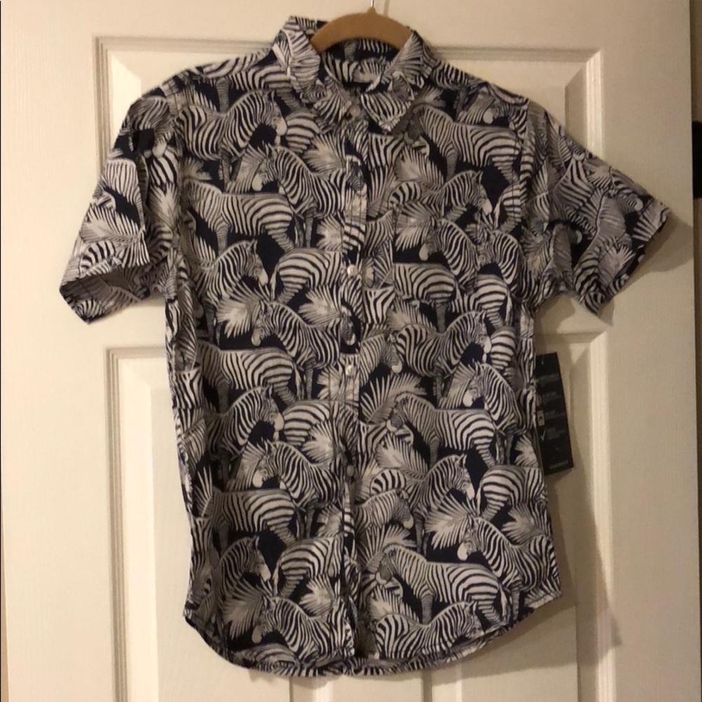 Kids TRUNKS zebra short sleeve shirt. Size L. NWT.